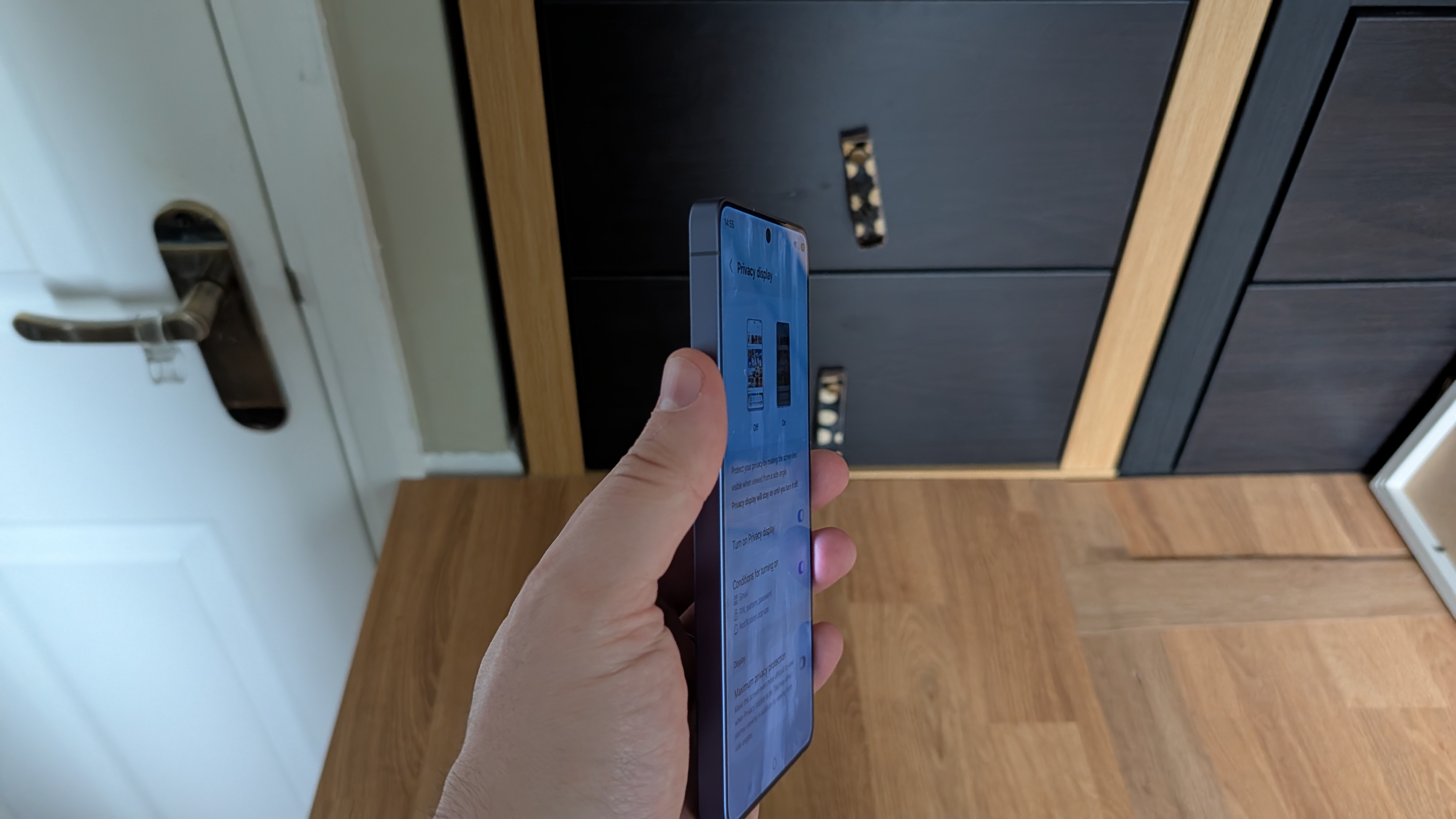 samsung galaxy s26 ultra secret display with 50% brightness.