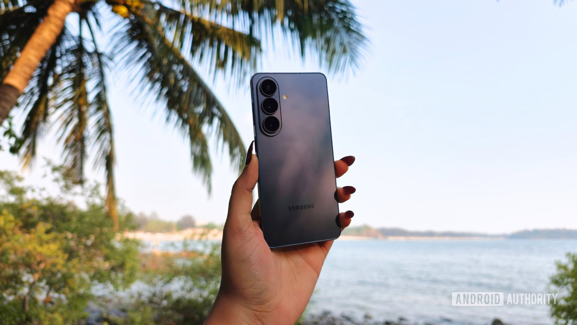 Untitled Samsung Galaxy S26 Design A person holding a Galaxy S26, showing the back of the phone.