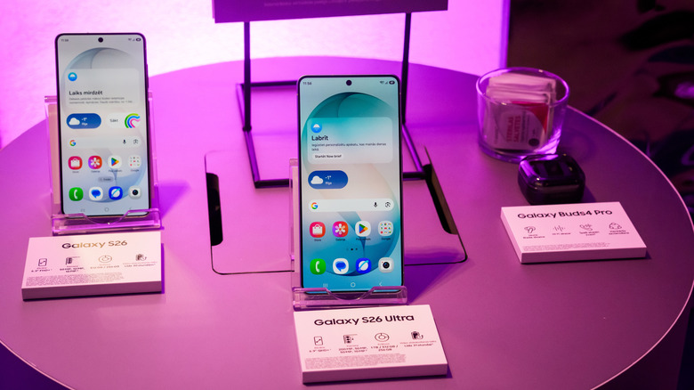 The Galaxy S26, Galaxy S26 Ultra, and Galaxy Buds 4 Pro are shown.