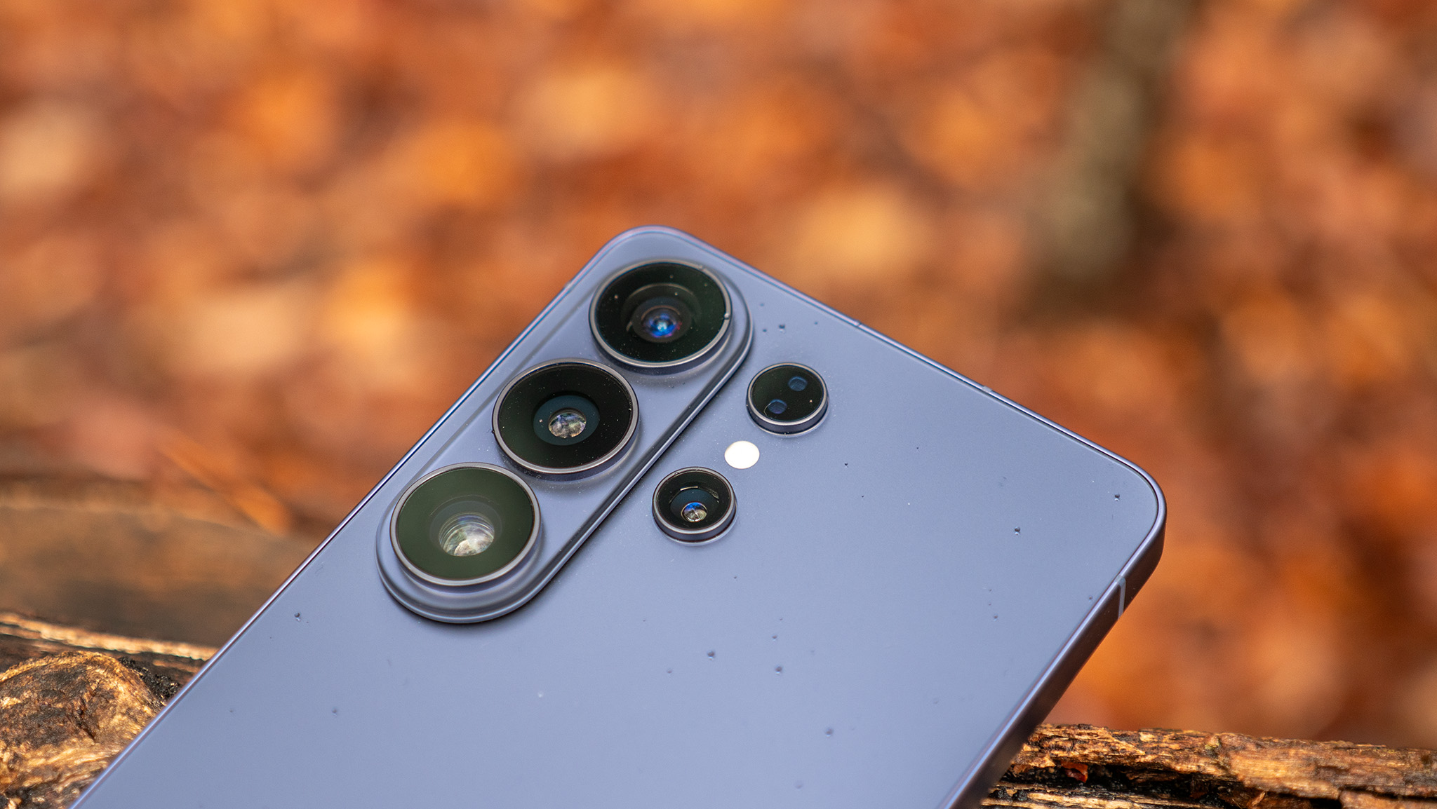 The Samsung Galaxy S26 Ultra's main camera lens is not in the middle