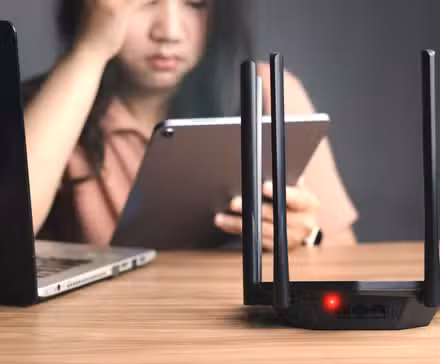 Wifi router shows red error light