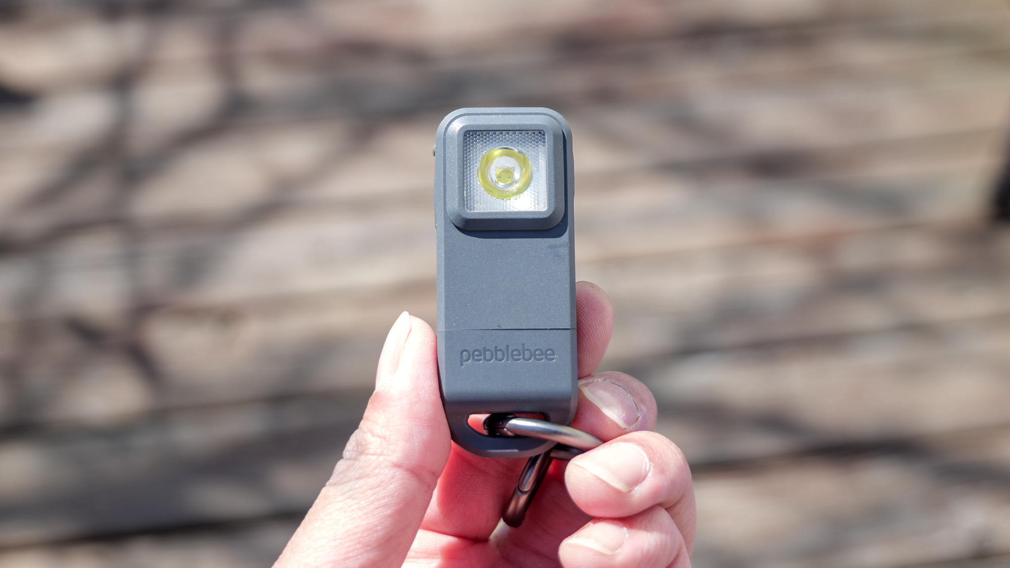 Pebblebee Halo handheld.